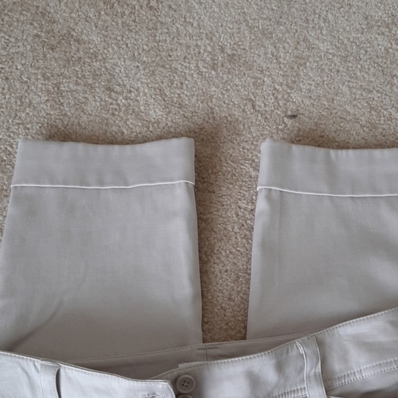 EUC Cato  Khaki Capris - Picture 3 of 4
